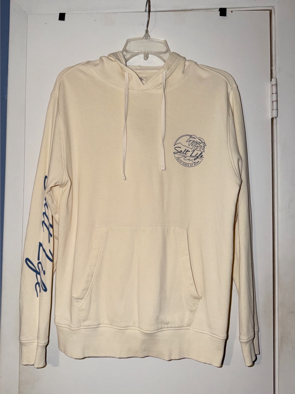 Salt Life Cream Hoodie with Navy Script Sleeve NWOT UNISEX MEN S Women M/L